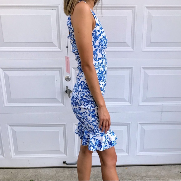 NWT MISSGUIDED RUFFLE DRESS - Picture 2 of 4